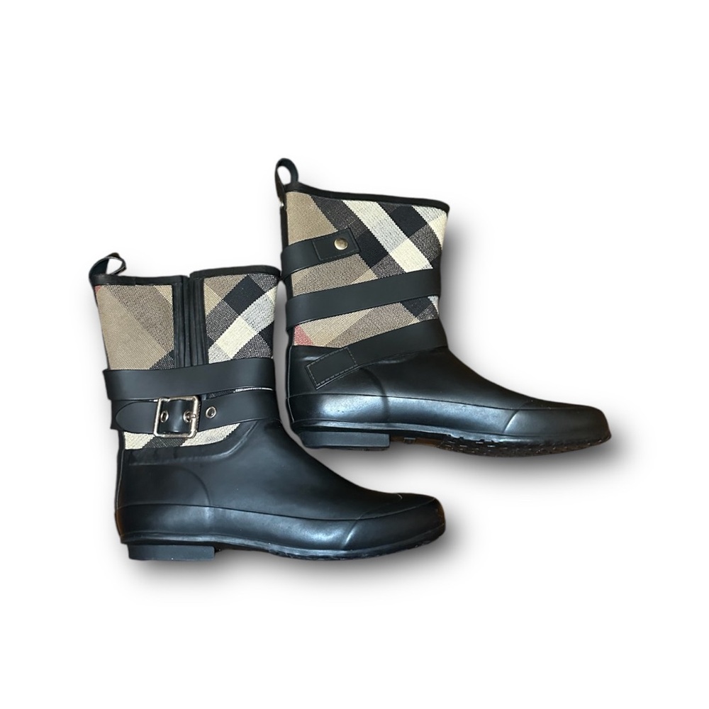 Authentic Burberry Holloway Rainboots midcalf size 36